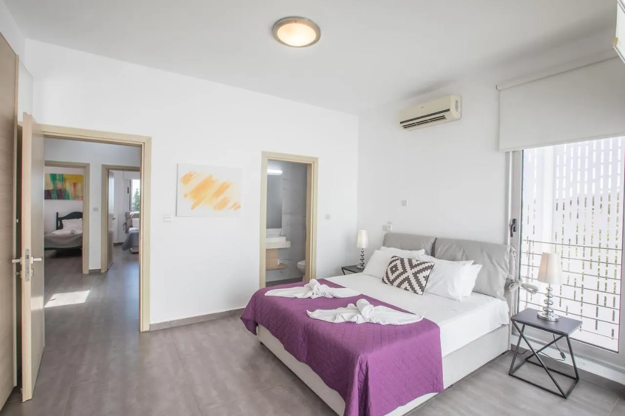 Chloe Luxury Villas Protaras 0*,