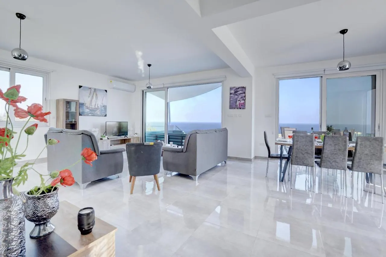 Chloe Luxury Villas プロタラス
