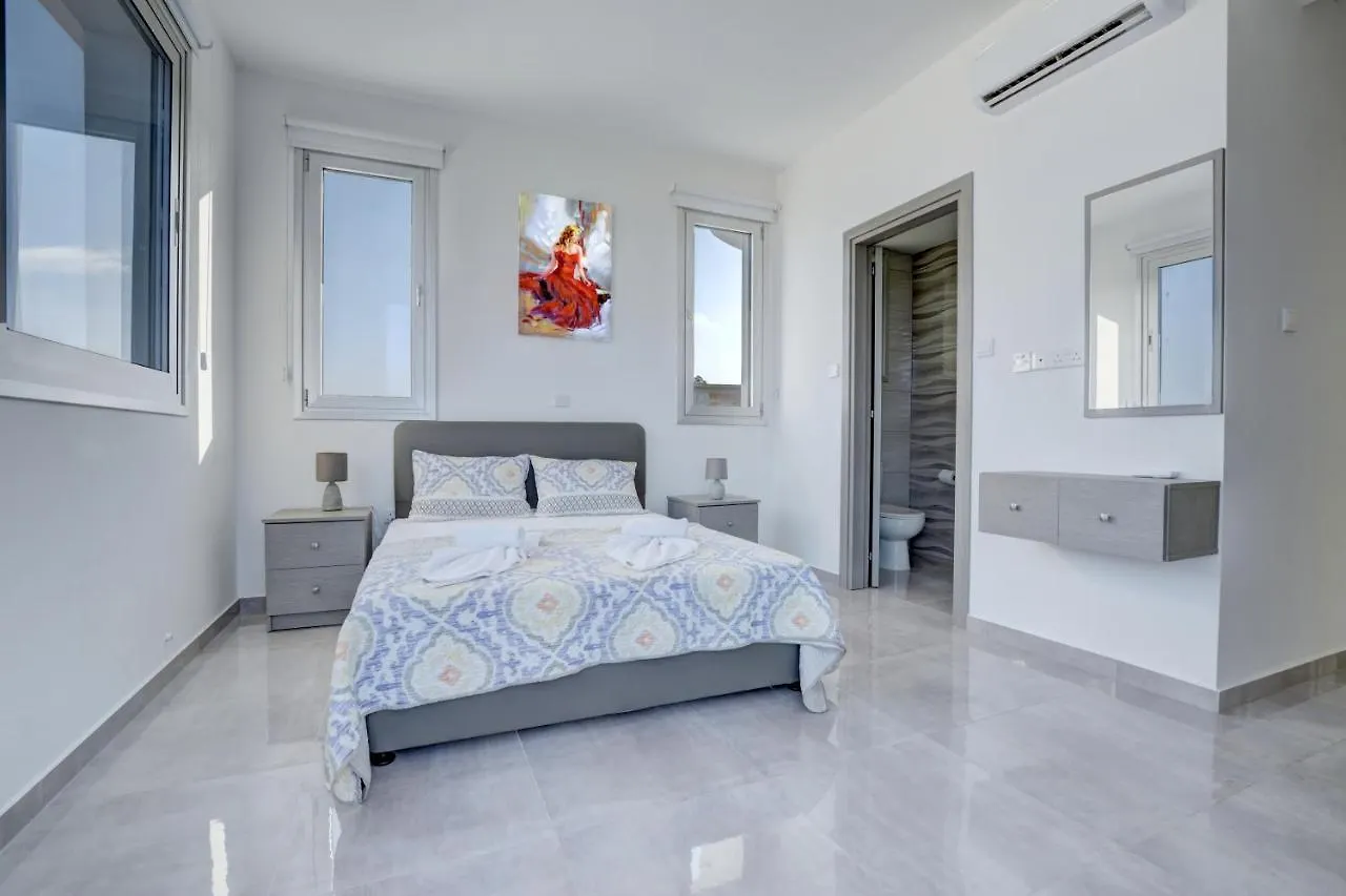 Chloe Luxury Villas プロタラス 0*,